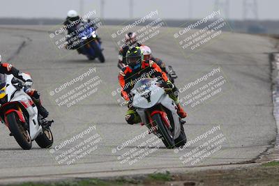 media/Nov-29-2025-TrackDaz (Sat) [[10ae2d9bce]]/B Group/Session 3 (Outside Grapevine)/